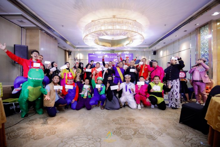 HALOSYM (391 of 401)