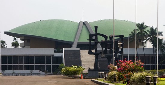 Gedung-MPR-DPR1